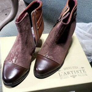 Spring Step L'Artiste Two-Tone Brown Ankle Booties